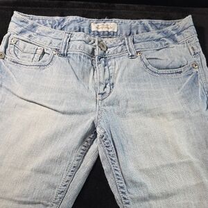 Aeropostale Light Wash Women's Cropped Jeans